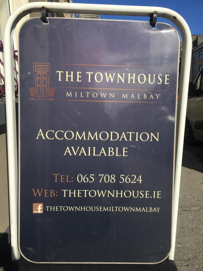 The Townhouse Acomodação com café da manhã Milltown Malbay Exterior foto